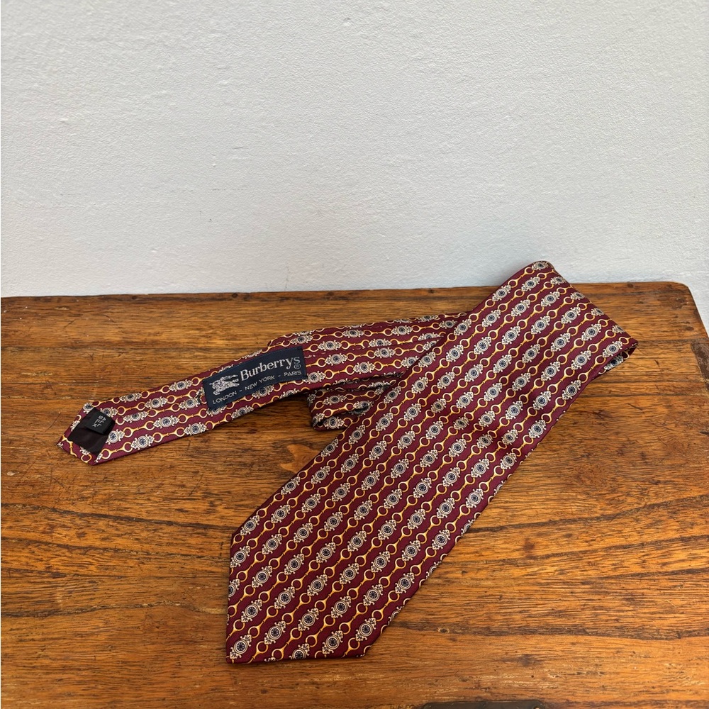 Burberrys Silk Vintage Red Patterned Men's Tie